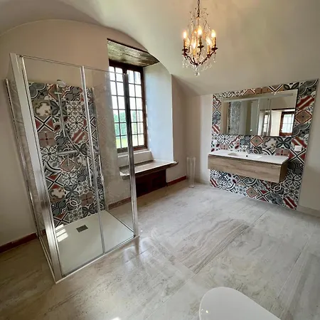 Chateau Du Montellier Bed & Breakfast *